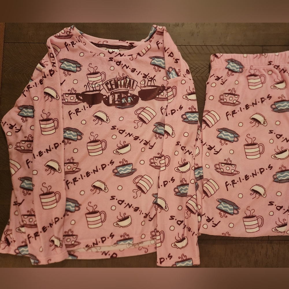 FRIENDS Pajamas Set
